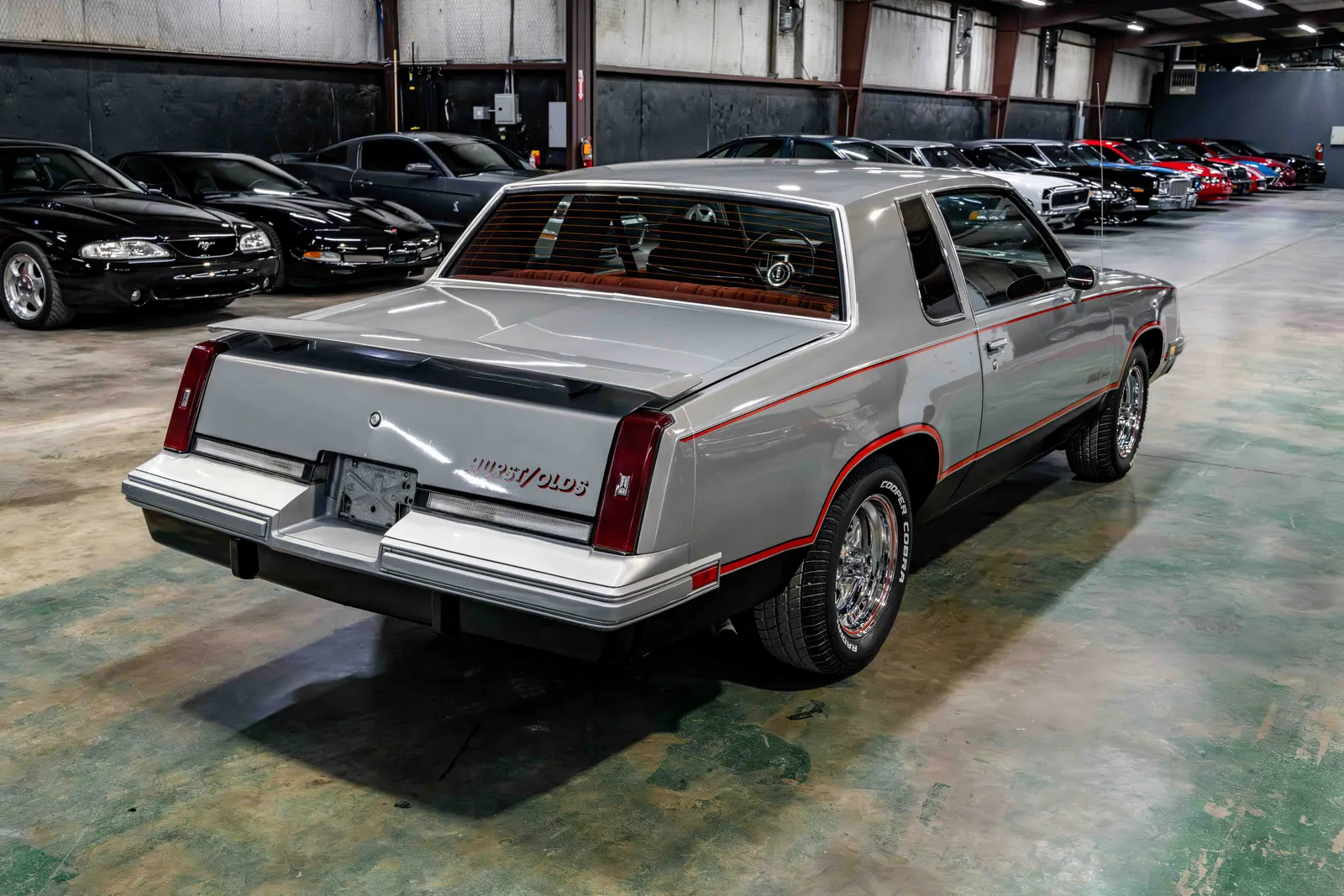 4_1984-Oldsmobile-Hurst Olds-Silver and Black-453022-34.jpg